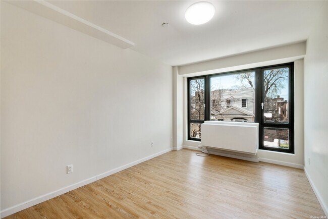 Foto del edificio - 87-65-87171 171st St