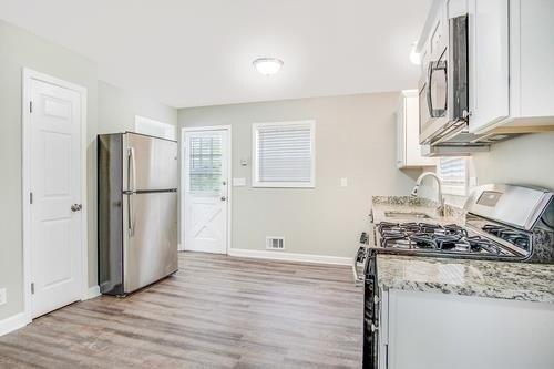 Foto del edificio - 446 Martindale Ct