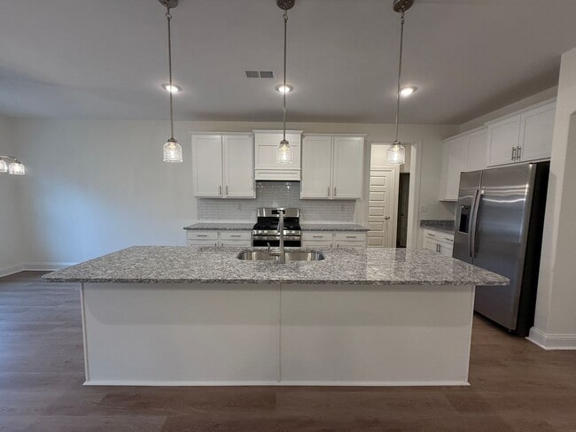 Foto del edificio - 7464 Newbury Dr