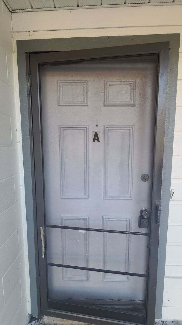 Foto del edificio - 2-bedroom/1-bath quad-plex home is in an a...