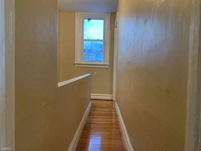 Building Photo - 5 br, 1 bath House - 1213 W Union St