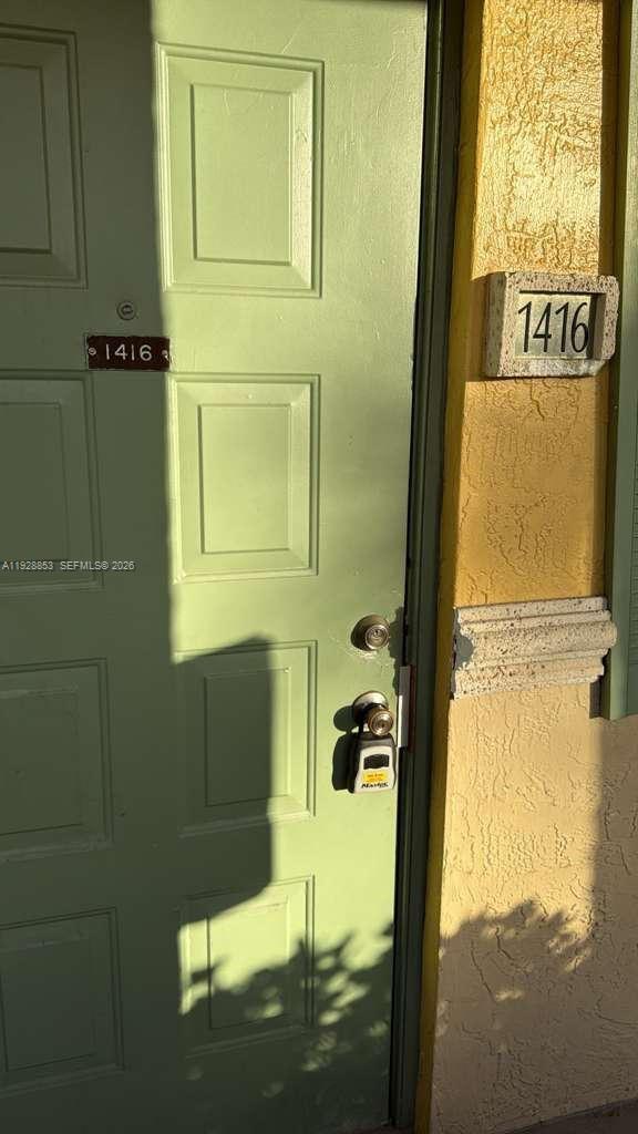 Foto del edificio - 1416 Meadows Cir W