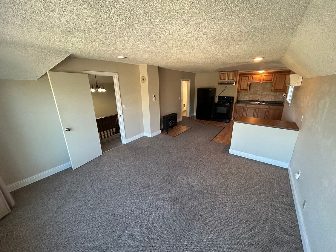 Foto principal - 2211 W Broadway Ave