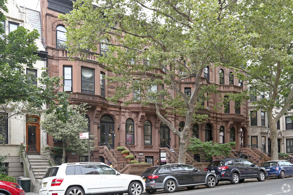 Foto del edificio - 182 8th Ave