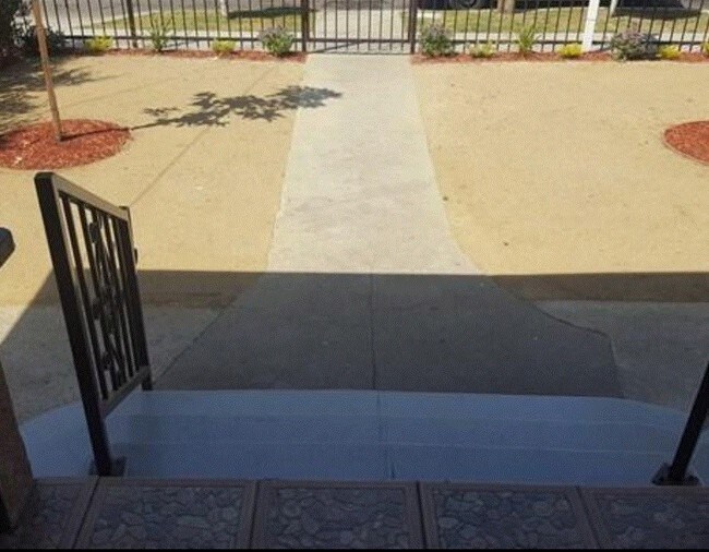 Building Photo - 1588 E 45th St