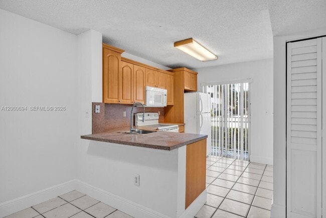 Building Photo - 2575 SW 27th Ave