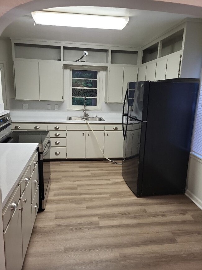 Building Photo - 1116 SE Polk St