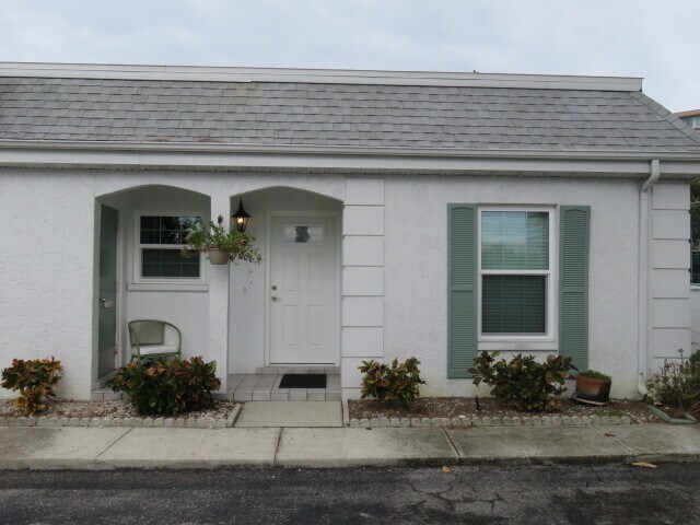 Primary Photo - 9608 Dorado Ave