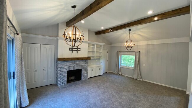 Foto del edificio - 711 Summit St