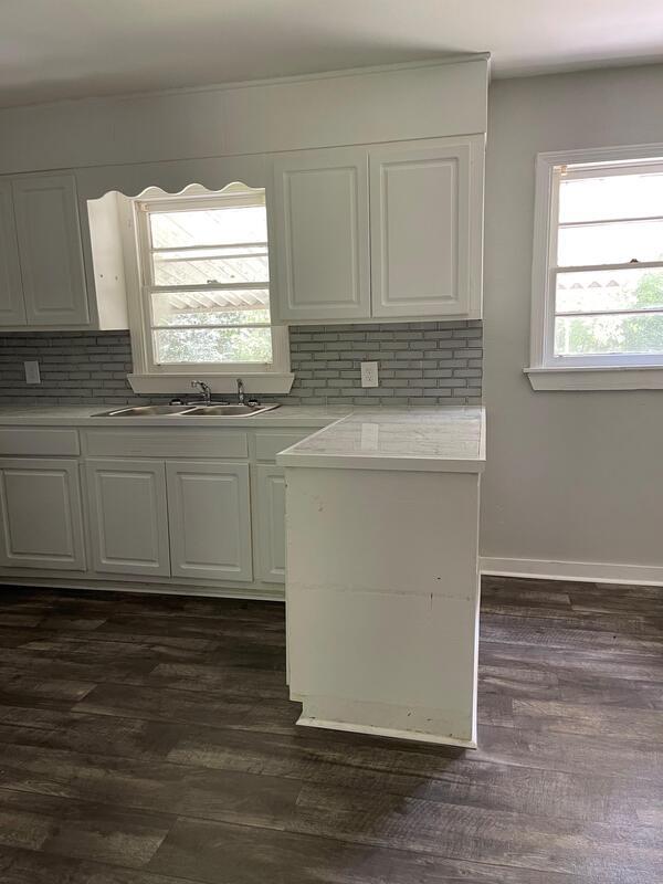 Building Photo - 528 N Park Ln