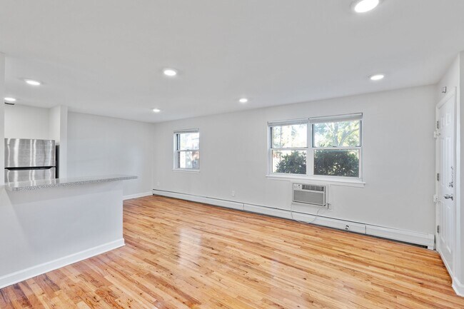 Foto del edificio - Matawan Court Apartments