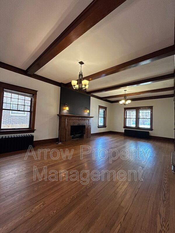 Building Photo - 1637 G St