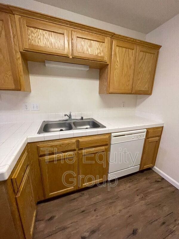 Foto del edificio - 630 10th Ave