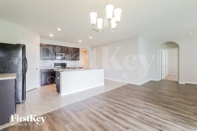 Foto del edificio - 401 Panda Pl