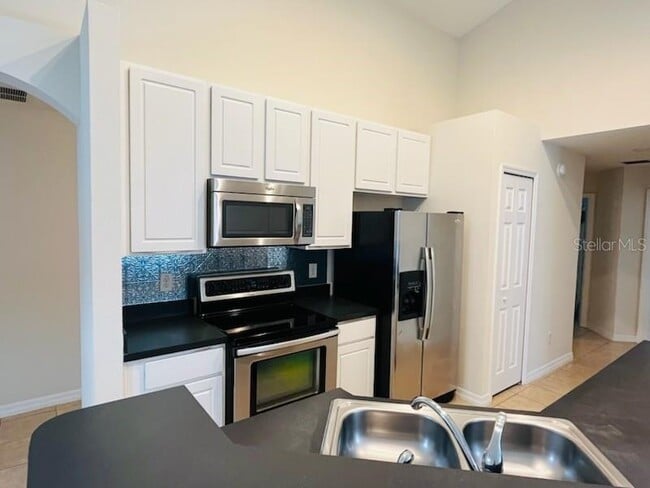 Foto del edificio - 2537 Dharma Cir