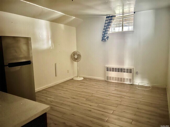 Foto del edificio - 23-54-54 130th St