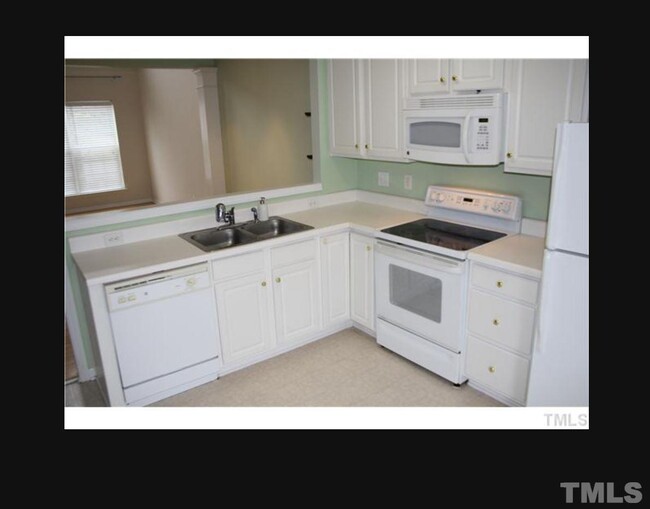 Building Photo - 504 Apricot Cir