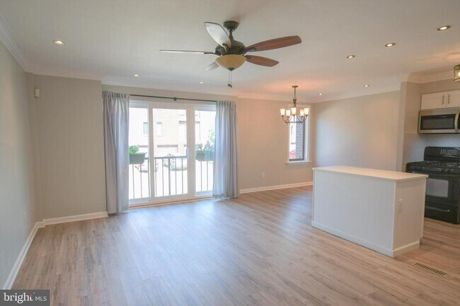 Foto del edificio - 9555 James St