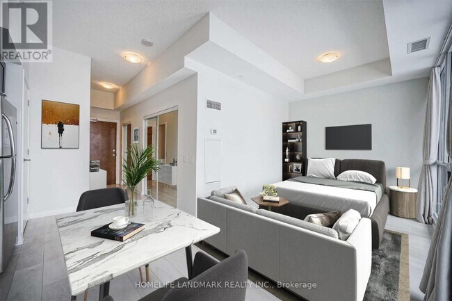 Photo du bâtiment - 2200 Lake Shore Blvd W