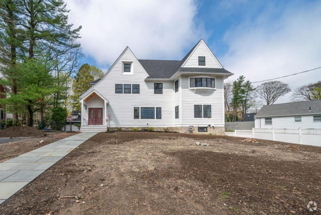 Building Photo - 653 Chestnut St