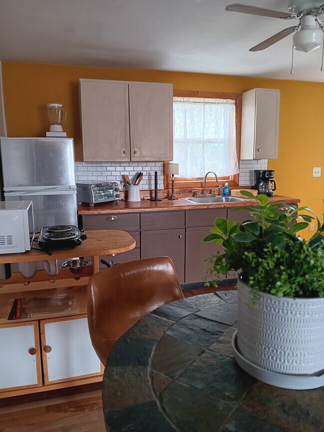 Foto del edificio - 366 Pleasant St