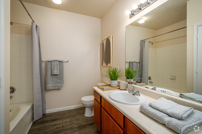 2BR, 2BA - 1,332SF - Crossings at Hillcroft