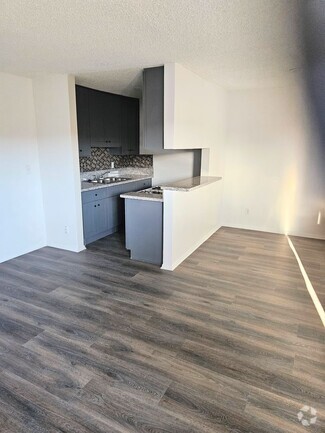 Building Photo - 8737 Burnet Ave