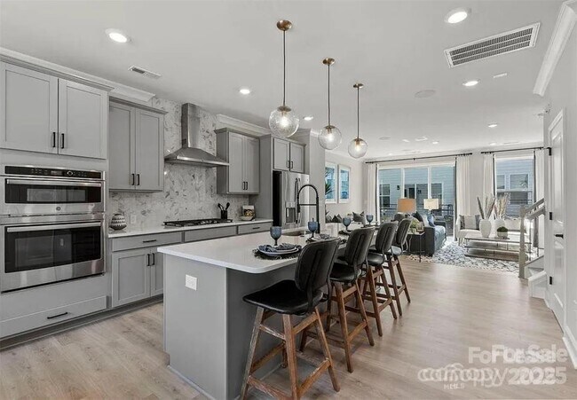 Building Photo - 5029 Westmead Ln