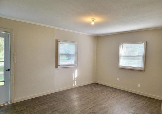 Foto del edificio - Rent your way to a brighter future!