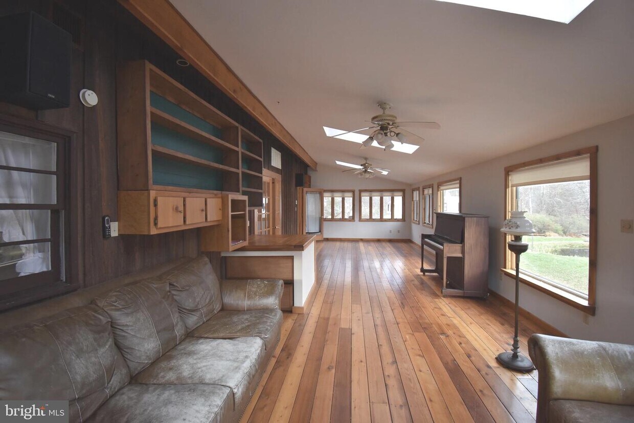 7098 FERRY Rd, NEW HOPE, PA 18938 Room for Rent in NEW HOPE, PA