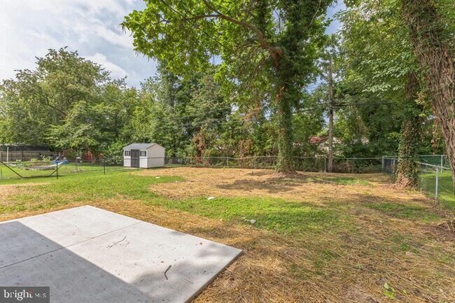 Building Photo - 1101 E Willow Run Dr