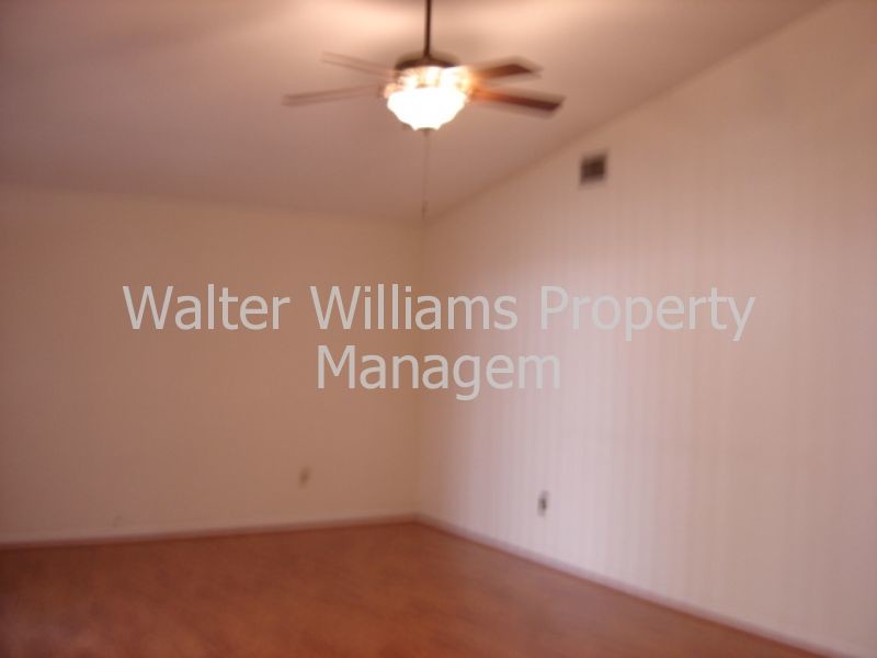 Foto principal - 140 Blare Castle Dr