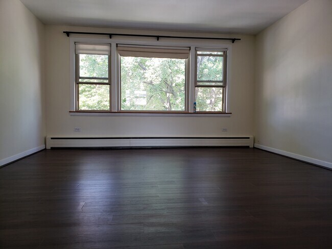 Living room - 5201 N Washtenaw Ave