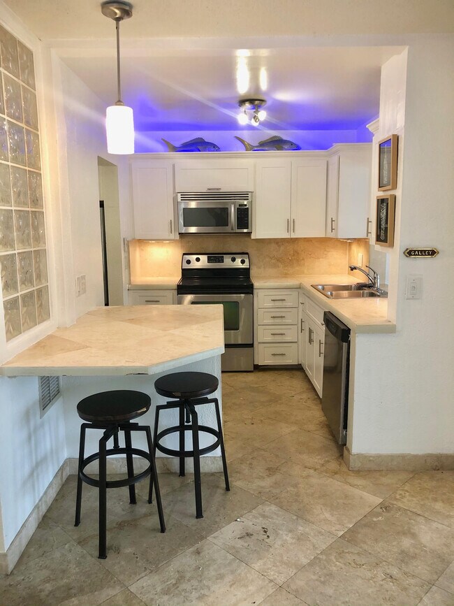 Kitchen - 2800 NE 28th St