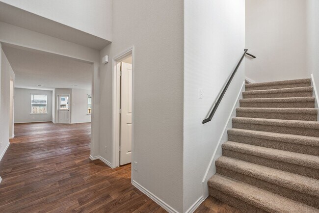 Foto del edificio - Almost New In Whisper Falls!!!