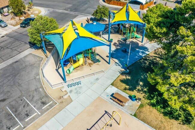 Foto del edificio - 3650 Huerta Dr