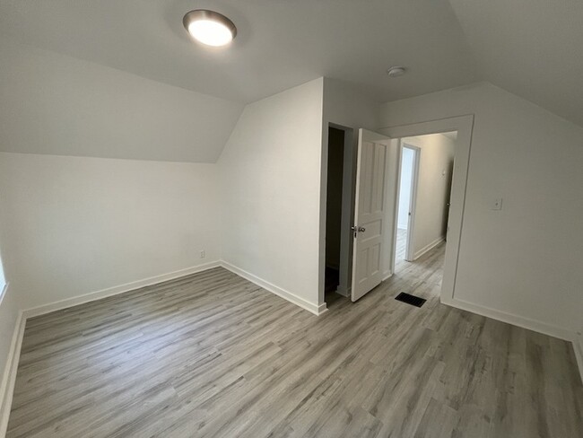 Foto del edificio - Remodeled 3 bedroom home Kalamazoo!