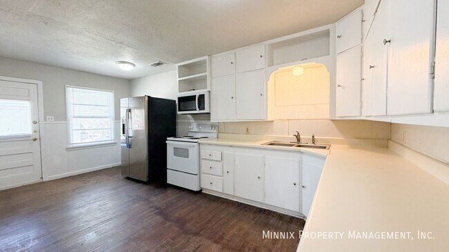 Foto del edificio - 2420 33rd St