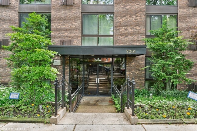 Foto del edificio - 2201 N Cleveland Ave