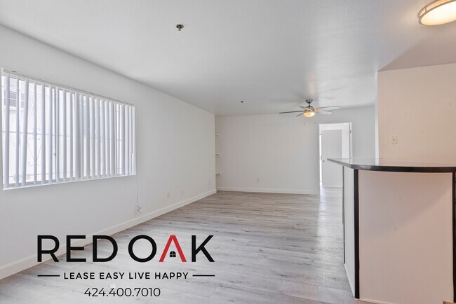 Foto del edificio - ~1 Month FREE~ Beautiful Two Bedroom with ...