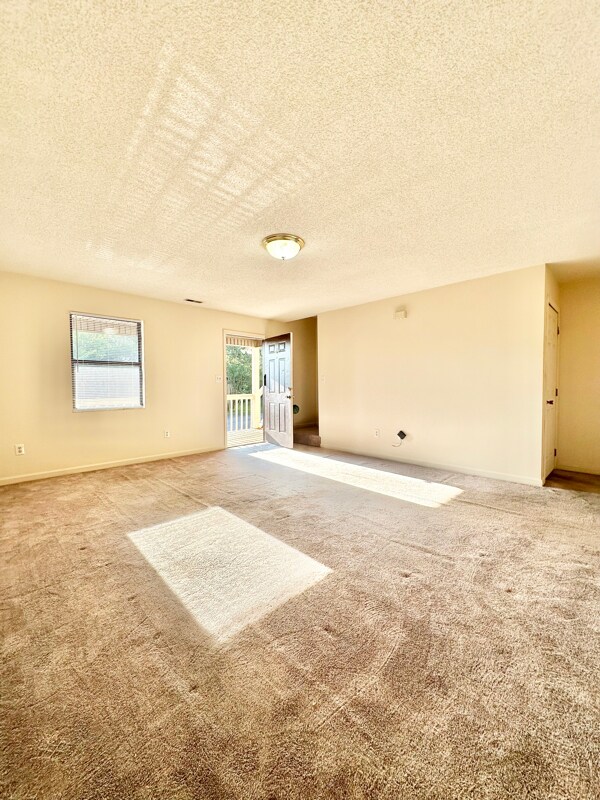 Foto del edificio - 338 Old Gray Station Rd