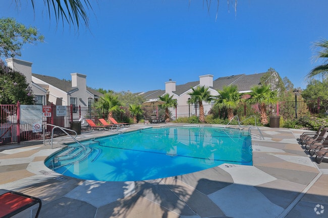 Building Photo - The Crest