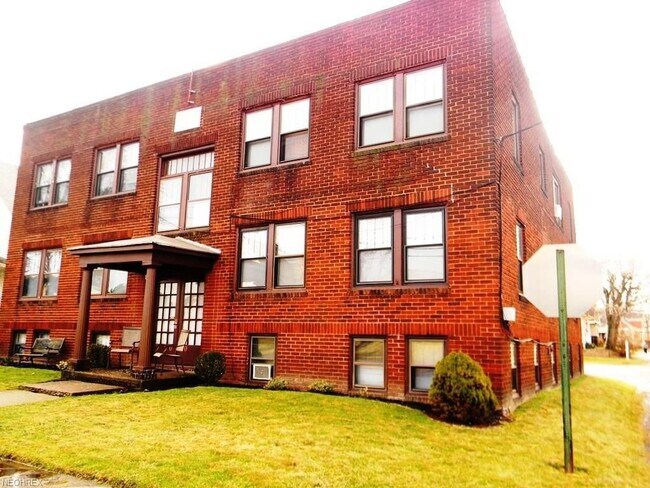 Building Photo - 1020 Washington Ave
