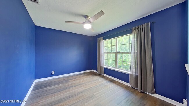 Building Photo - 2249 Luana Dr E
