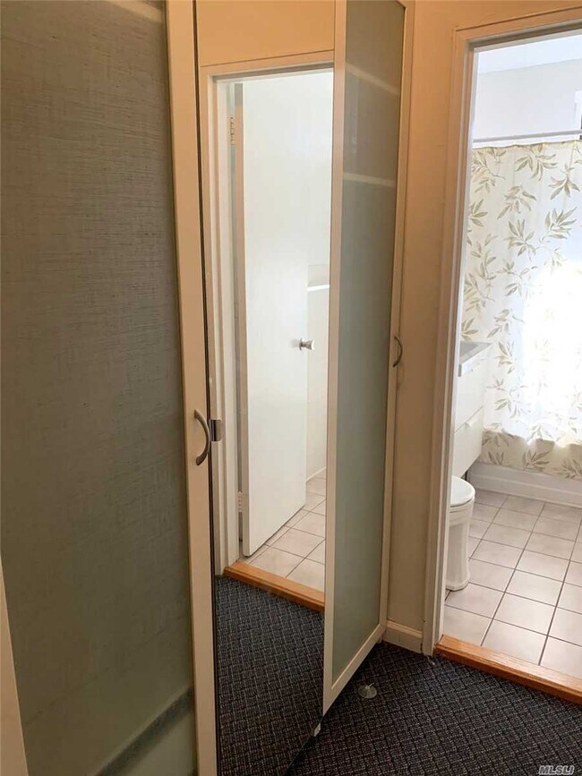 Building Photo - 84-01 Main St