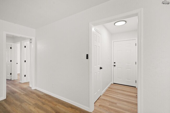 Building Photo - 5 Chanute Cir