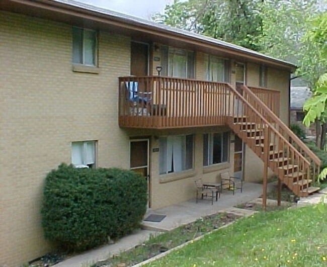 Building Photo - Prime Location in Golden – Pet-Friendly 2 ...