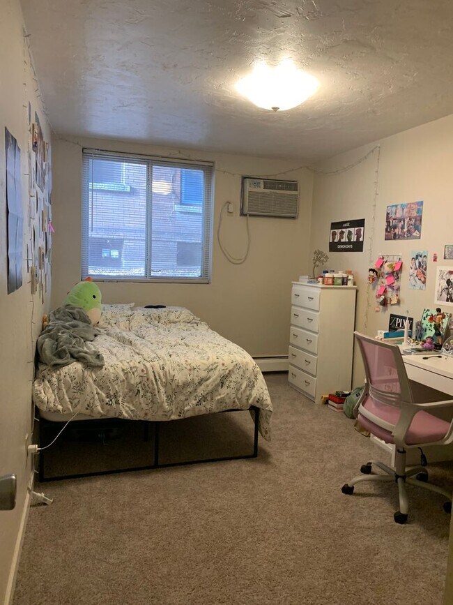 Foto del edificio - 1327 7th St SE