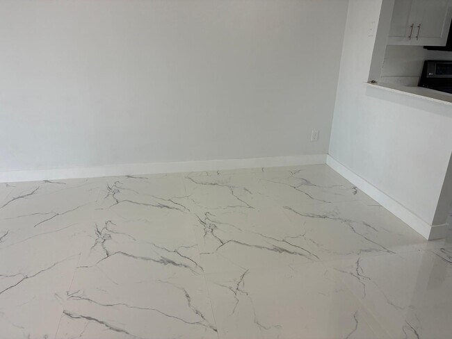 Foto del edificio - 4854 Weymouth St