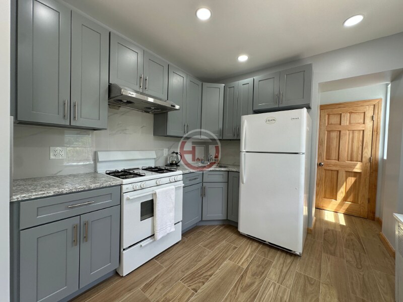 Primary Photo - 450 Quincy Ave